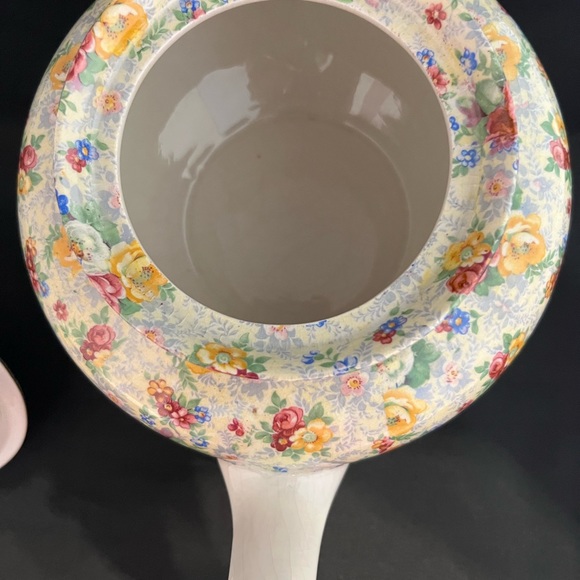 RARE FIND - VINTAGE BONE CHINA LORD NELSON CHINTZ ROSE TIME TEAPOT 
1920's - Picture 6 of 10